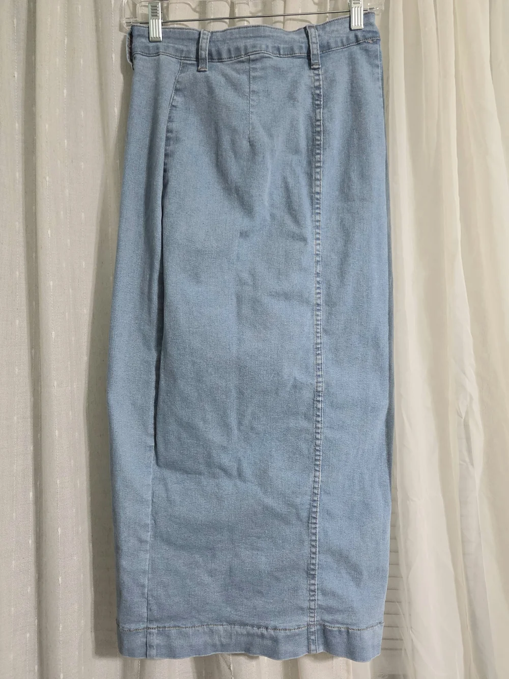 Light Wash Button-Front Denim Skirt - Picture 2 of 3